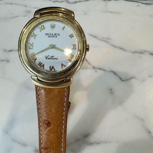 Rolex Cellini 18K Yellow Gold Watch - Picture 4 of 4